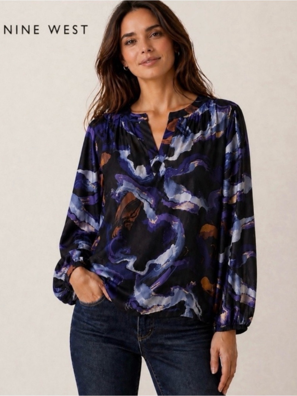Nine West Flowy Blouse. Artistic. Abstract
Swirl. Beautiful Condition. XL